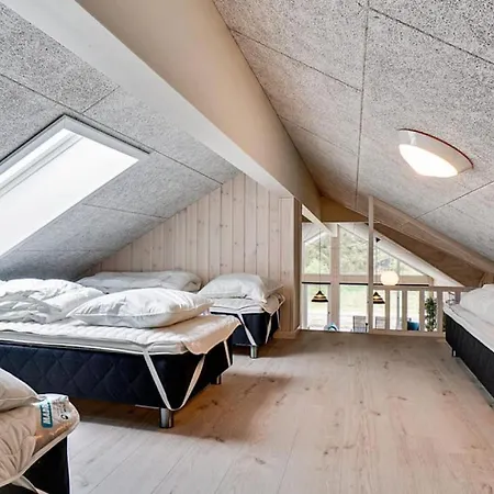 Villavilla #431 - Hostrup Strand, Limfjorden * Spottrup